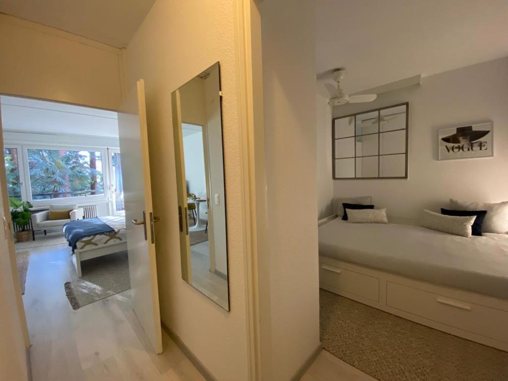 Luganersee, Pool, Strand, Parkplatz, Suite Bissone Exterior photo